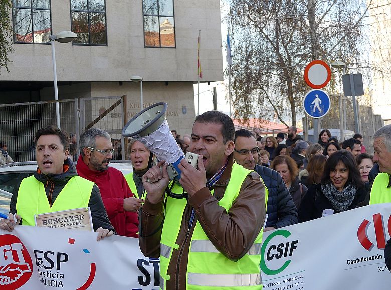 17-01-12 ProtestaFolgaXustizaVigo09.JPG